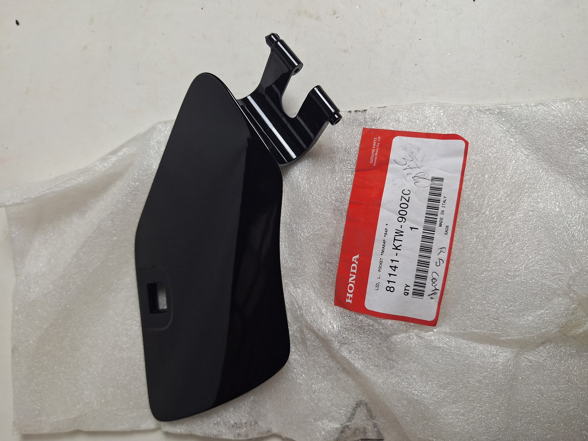 Picture of LID,L POC*NHA84P*  81141-KTW-900ZC